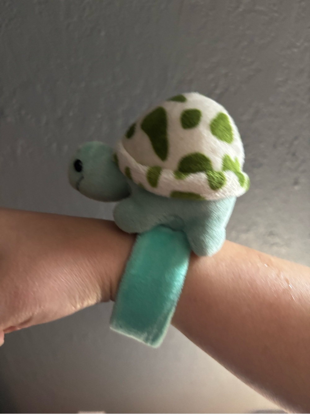 Turtle Slap Bracelet Plush Animal Slap Band Toy Hugger Bracelet Cute Wristband